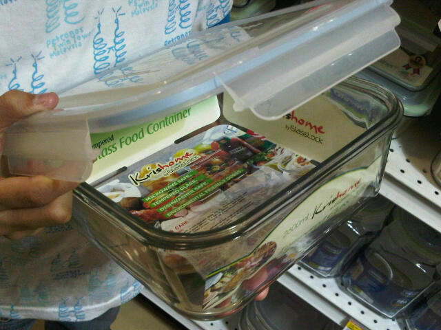 Glasslock (seperti pyrex tetapi ada tutupnya)